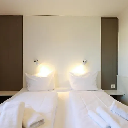 Left 17 Apartament *